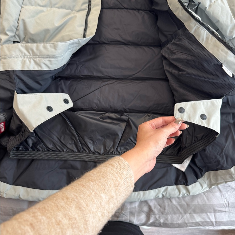 Goretex Ski Down Jacket From Mountain Hardwear - image 5